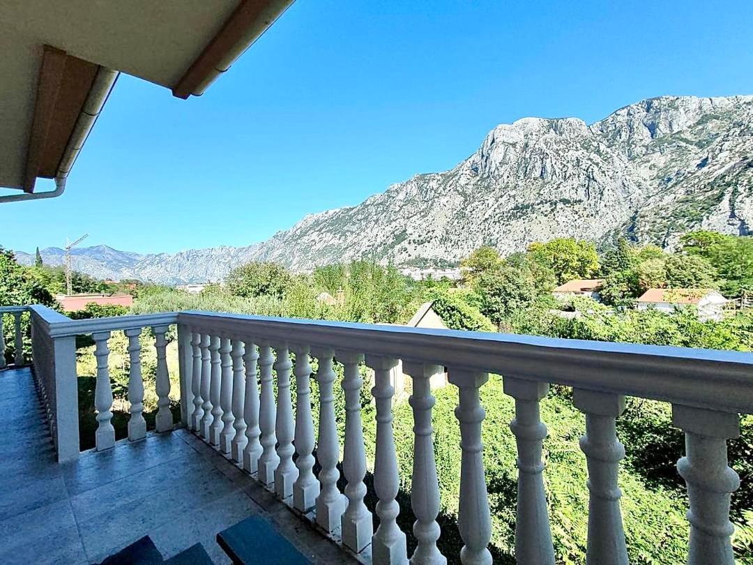 Apartman Dolcerosa Kotor Buitenkant foto